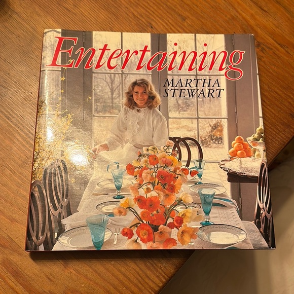 Rare first edition Entertaining by Martha Stewart - Picture 1 of 8